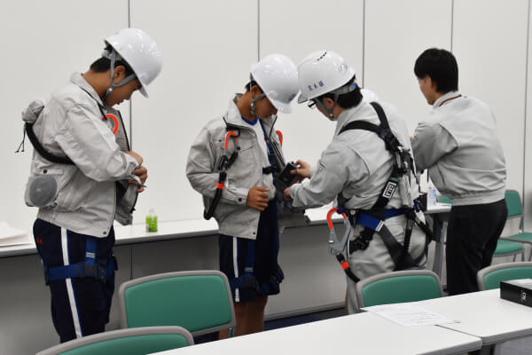 岡山大安寺中等教育学校　職場体験の様子