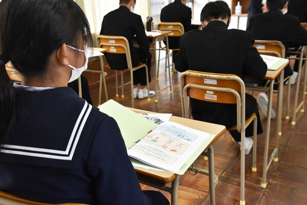 玉野市立山田中学校　チャレンジワークの様子