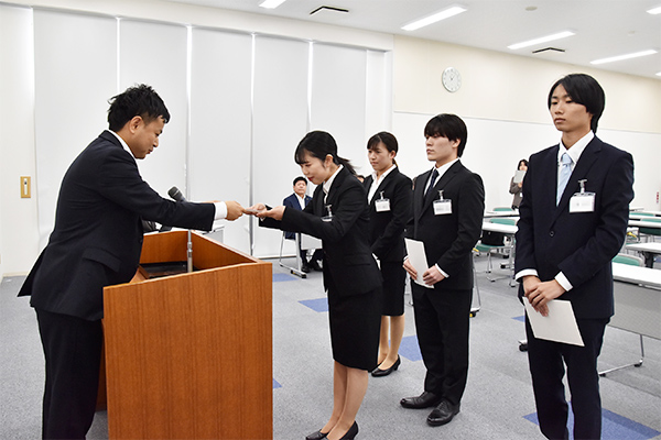 荒木組 内定式・内定者懇親会の様子