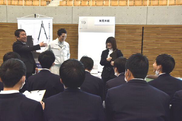 おかやま建設企業ライブの様子