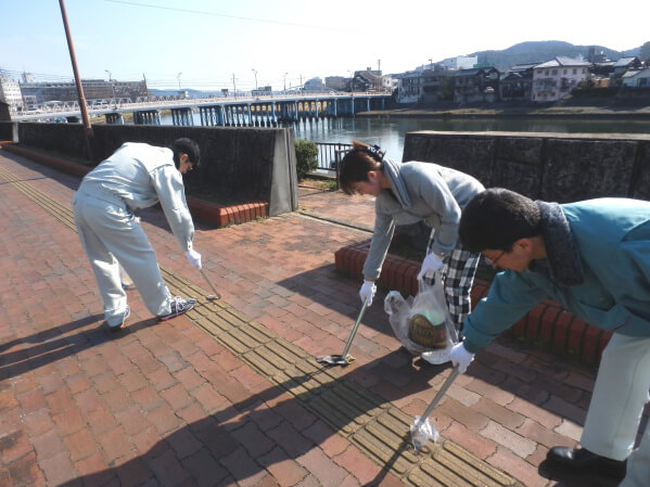 天瀬・表町清掃活動の様子