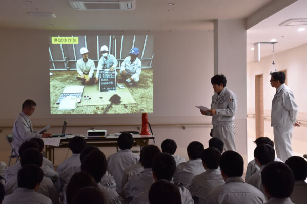 東岡山工業高校設備システム科2年生　現場見学会の様子