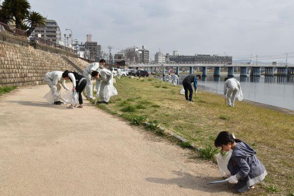 天瀬・表町清掃活動の様子