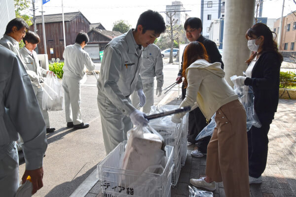 第8回天瀬・表町清掃活動の様子