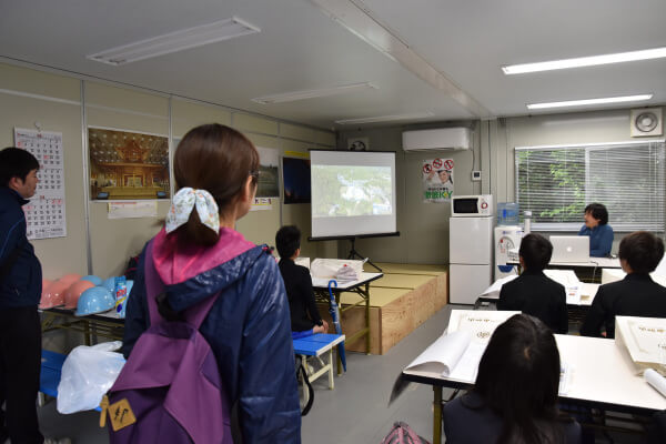 琴浦北小学校　現場見学会の様子