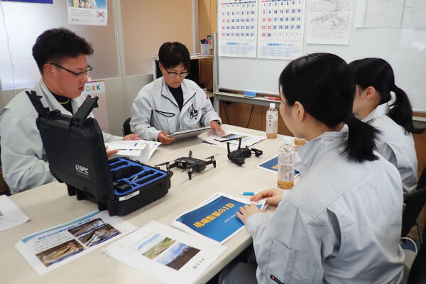 荒木組 大学生インターンの様子